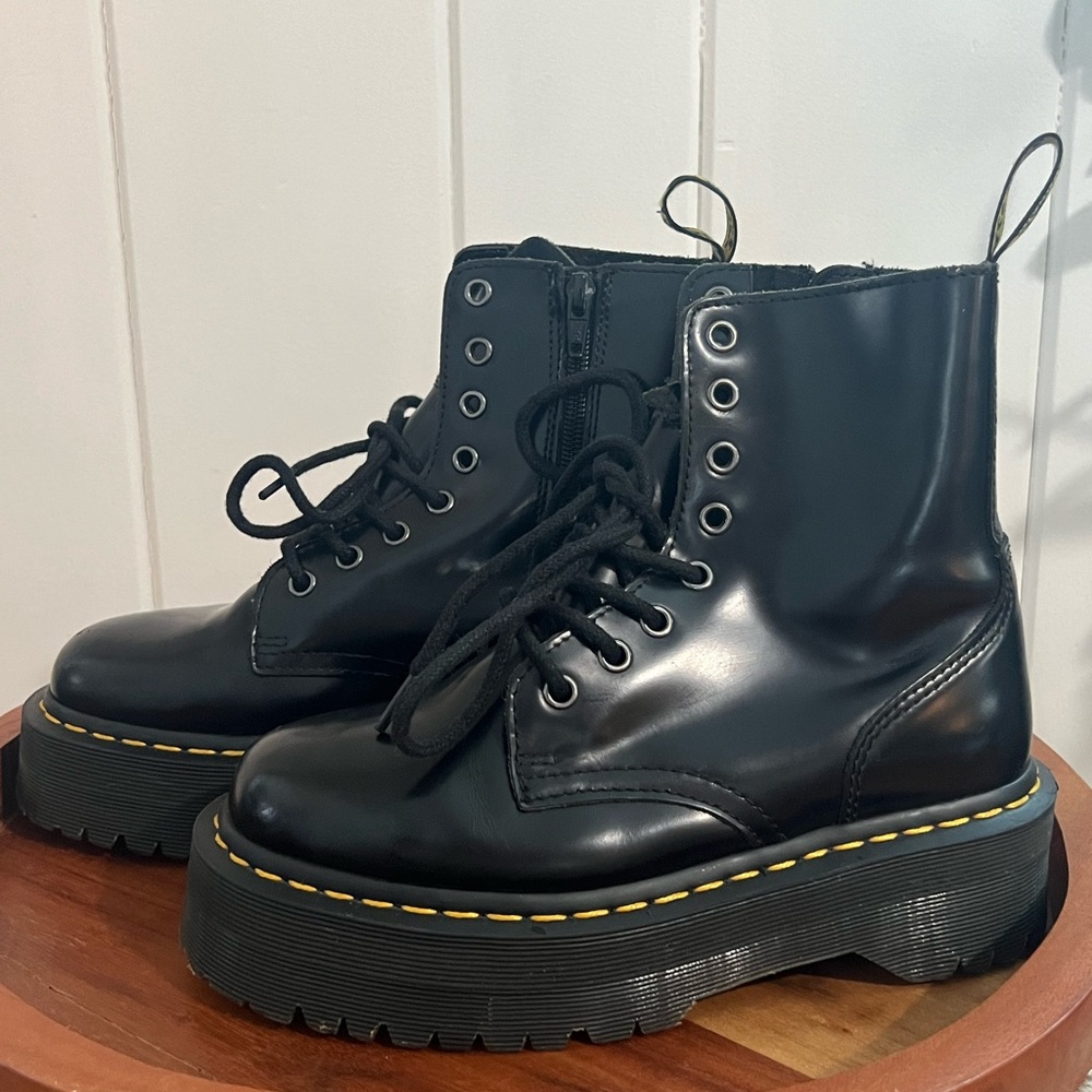 Size 5 Dr. Martens Jadon Boots